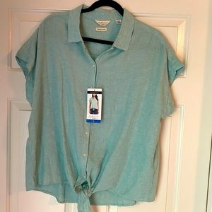 ✨NWT Tie-front Green Button-up